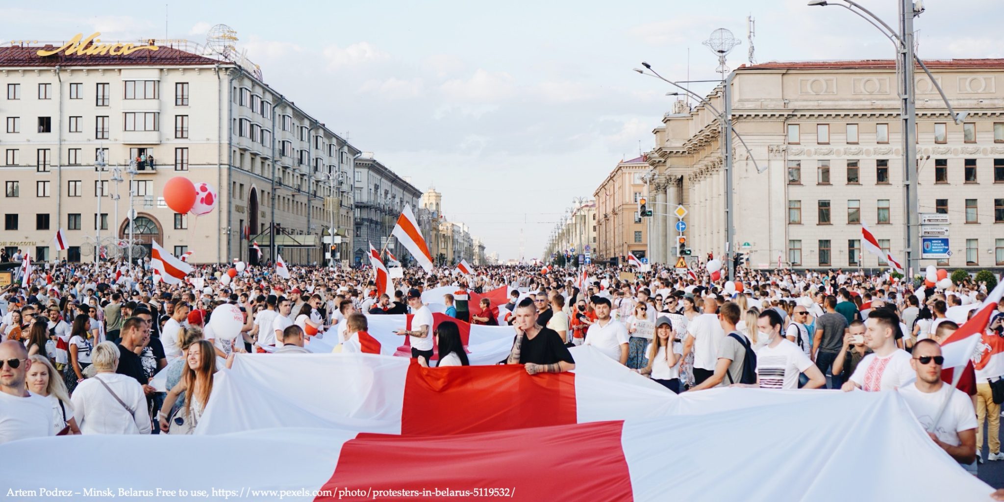 Large group of peaceful demonstration in Belarus that represents Belarus and people who seek to avoid economic risks