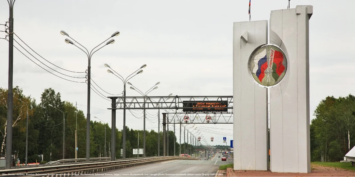 Image showing the border between Belarus and Russia, symbolizing Belarus' economic dependence on Russia.