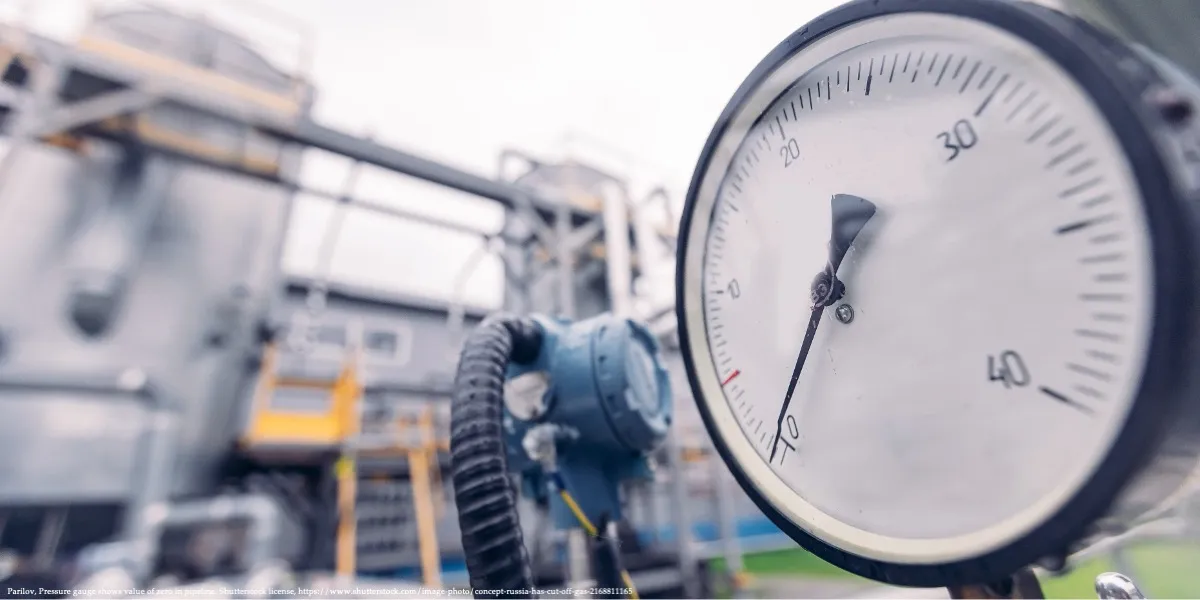 A pressure gauge showing zero pressure in a Russian pipeline gas system, symbolizing the halt of gas transit to Europe.